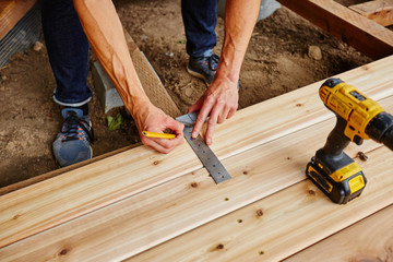 Expert Craftsmanship: The Key Benefits of Hiring a Skilled Deck Builder